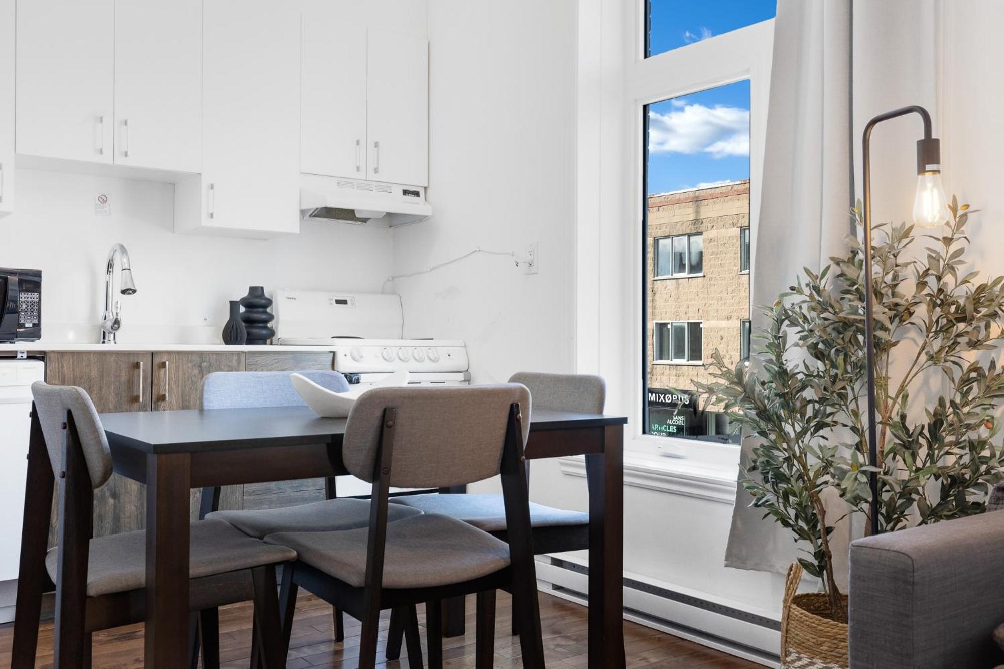 Liv Mtl Mtl Aparthotel Montreal Bagian luar foto