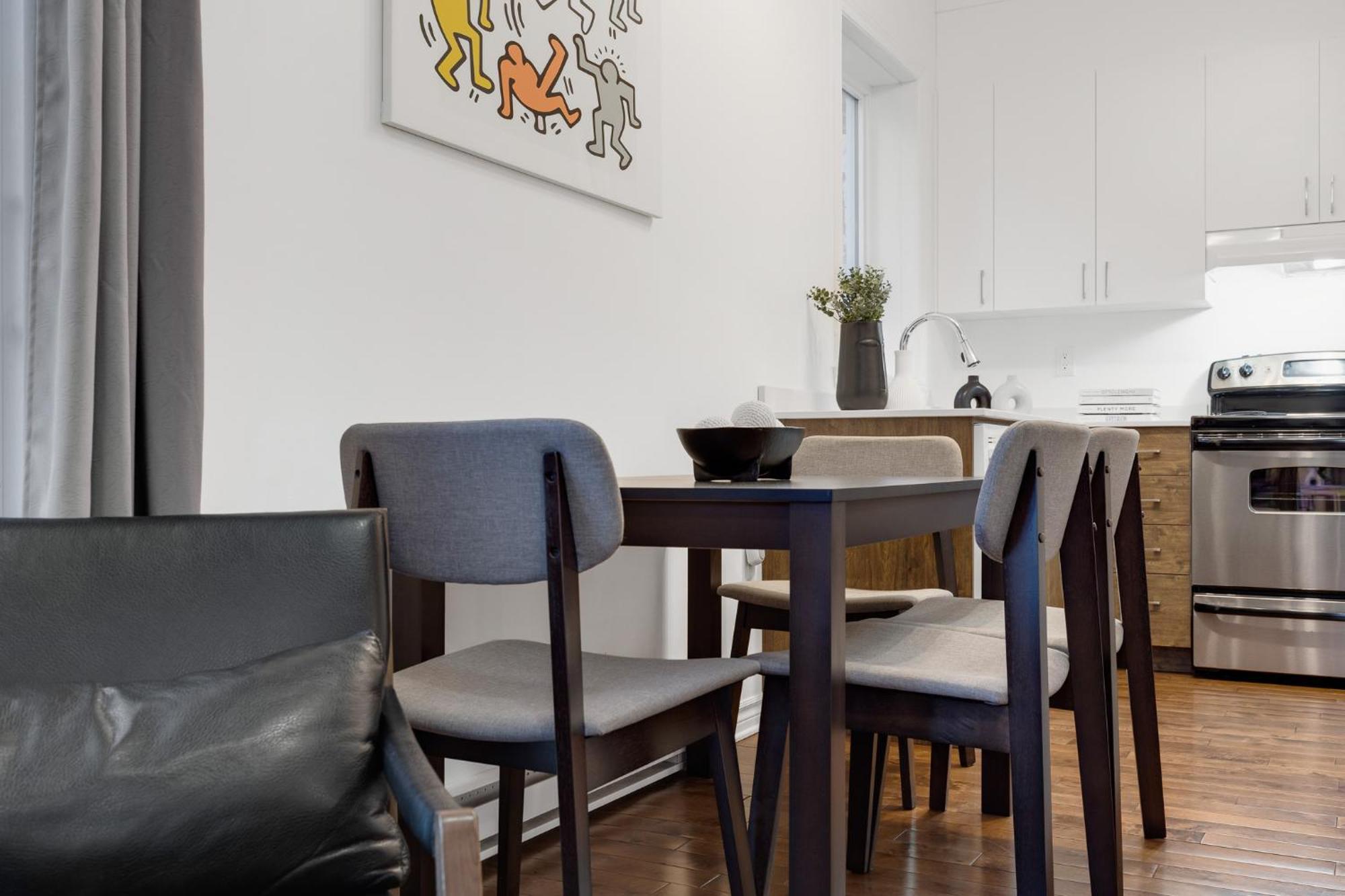 Liv Mtl Mtl Aparthotel Montreal Bagian luar foto