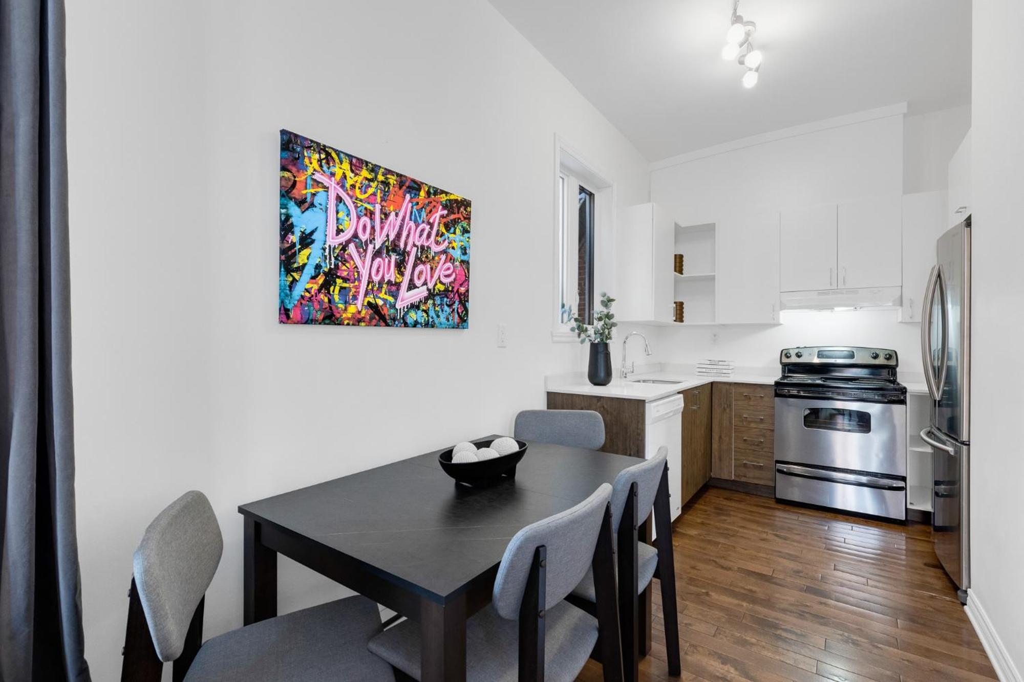 Liv Mtl Mtl Aparthotel Montreal Bagian luar foto