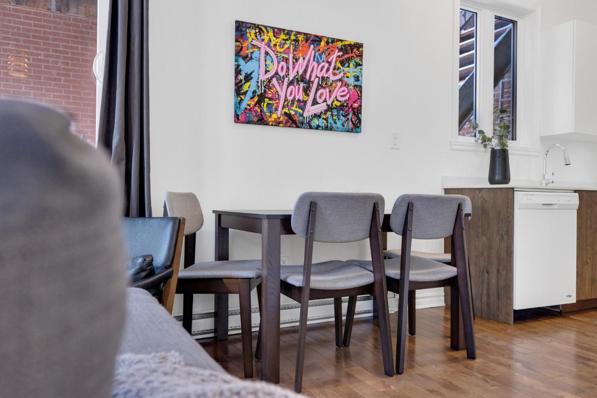 Liv Mtl Mtl Aparthotel Montreal Bagian luar foto