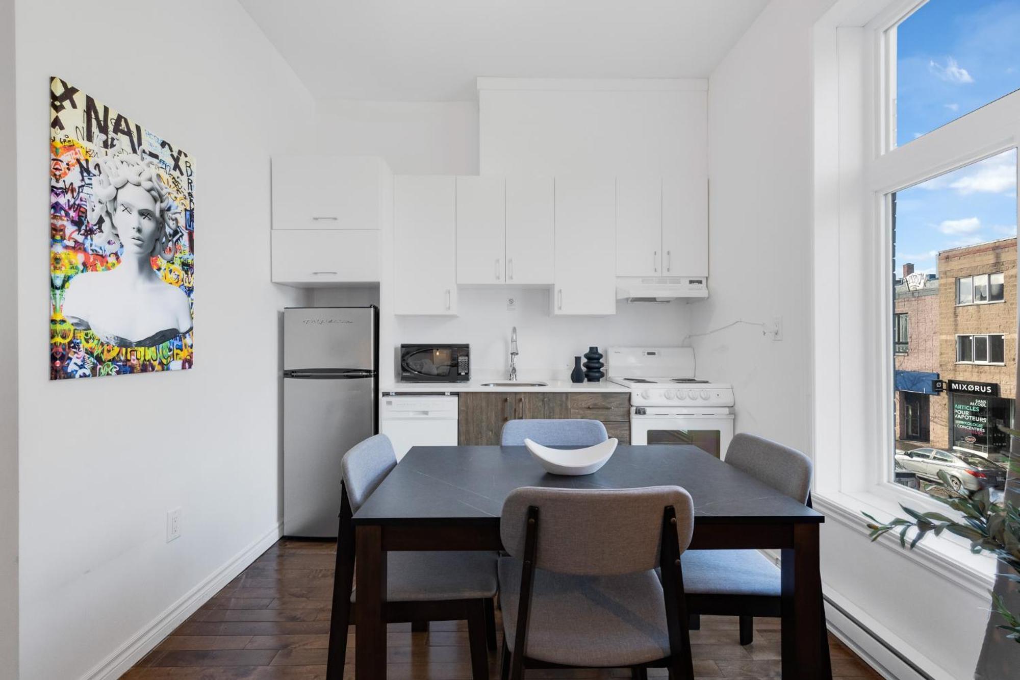 Liv Mtl Mtl Aparthotel Montreal Bagian luar foto