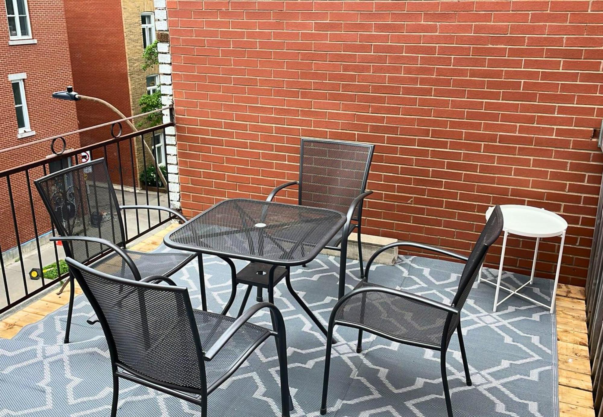 Liv Mtl Mtl Aparthotel Montreal Bagian luar foto